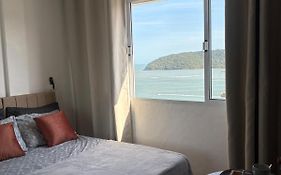 Kitnet Vista Mar em São Vicente - Charme e Conforto